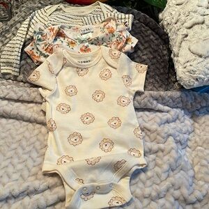 3 Pieces Baby Girl Onesie Bundle in Size: 12 M Gently Worn~ Like New Condition